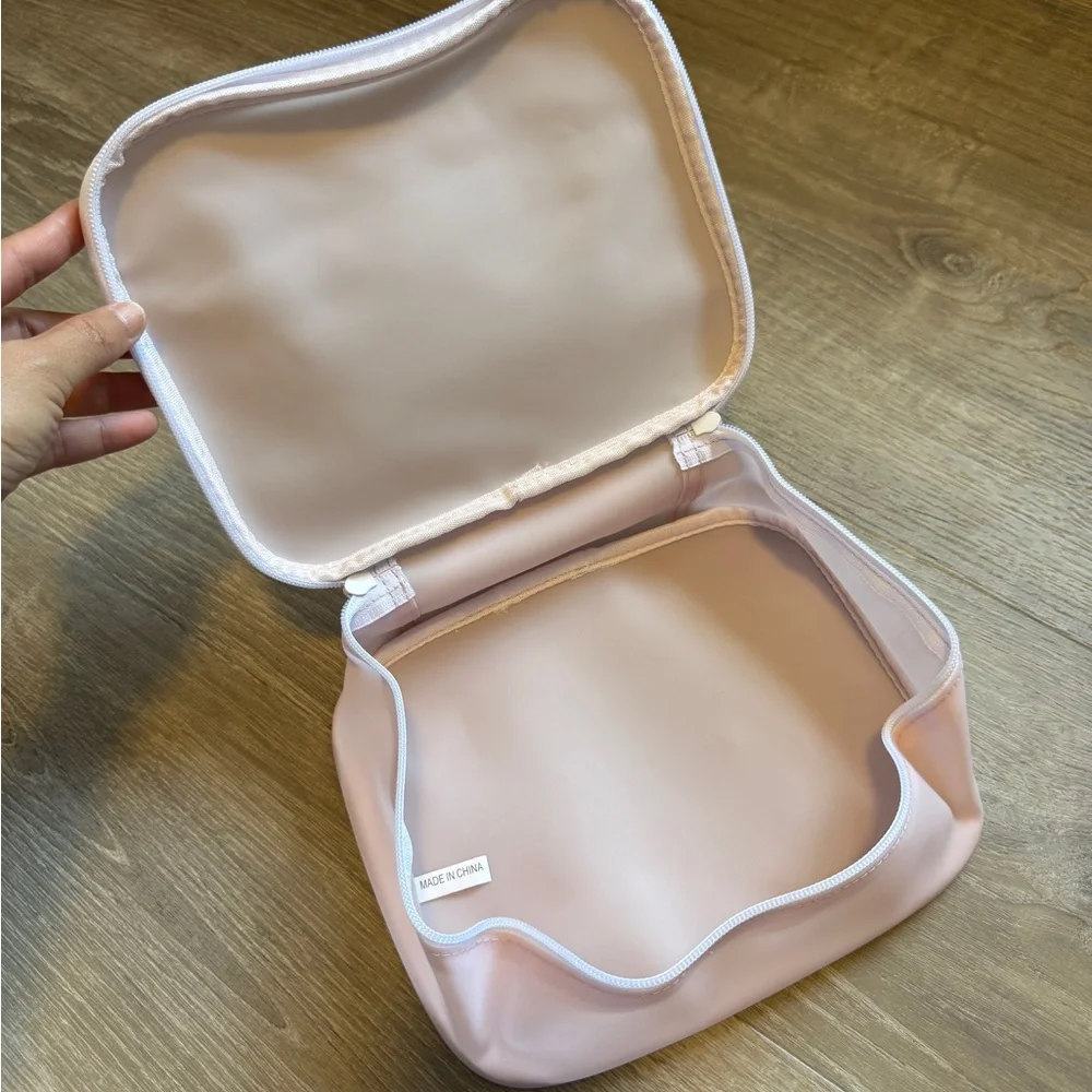 Makeup bag ~ waterproof material ~New